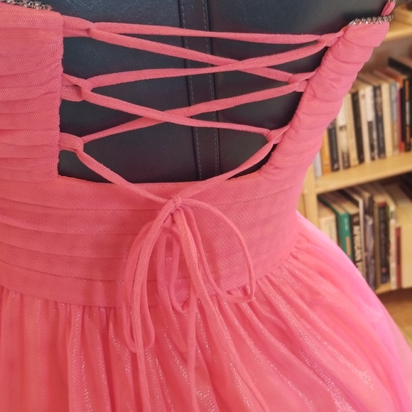 Dress - Picture 4 of 5